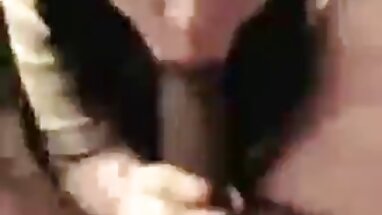 Göğüsleri üzerinde amatör çekim sex izle twinks